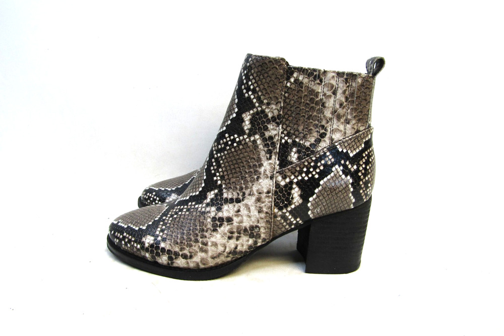 Blondo Womens Size 8.5 M Snake Skin Print Zip Ankle Fashion Boots Booties